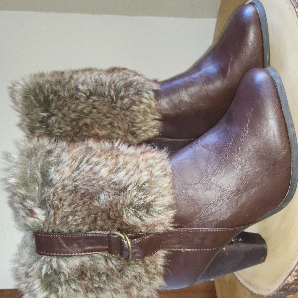 Brown fur rimmed boots